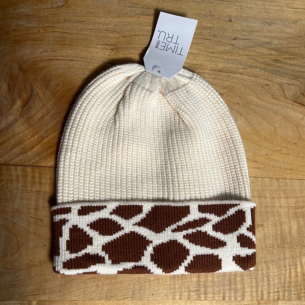 NWT Time and Tru beanie hat